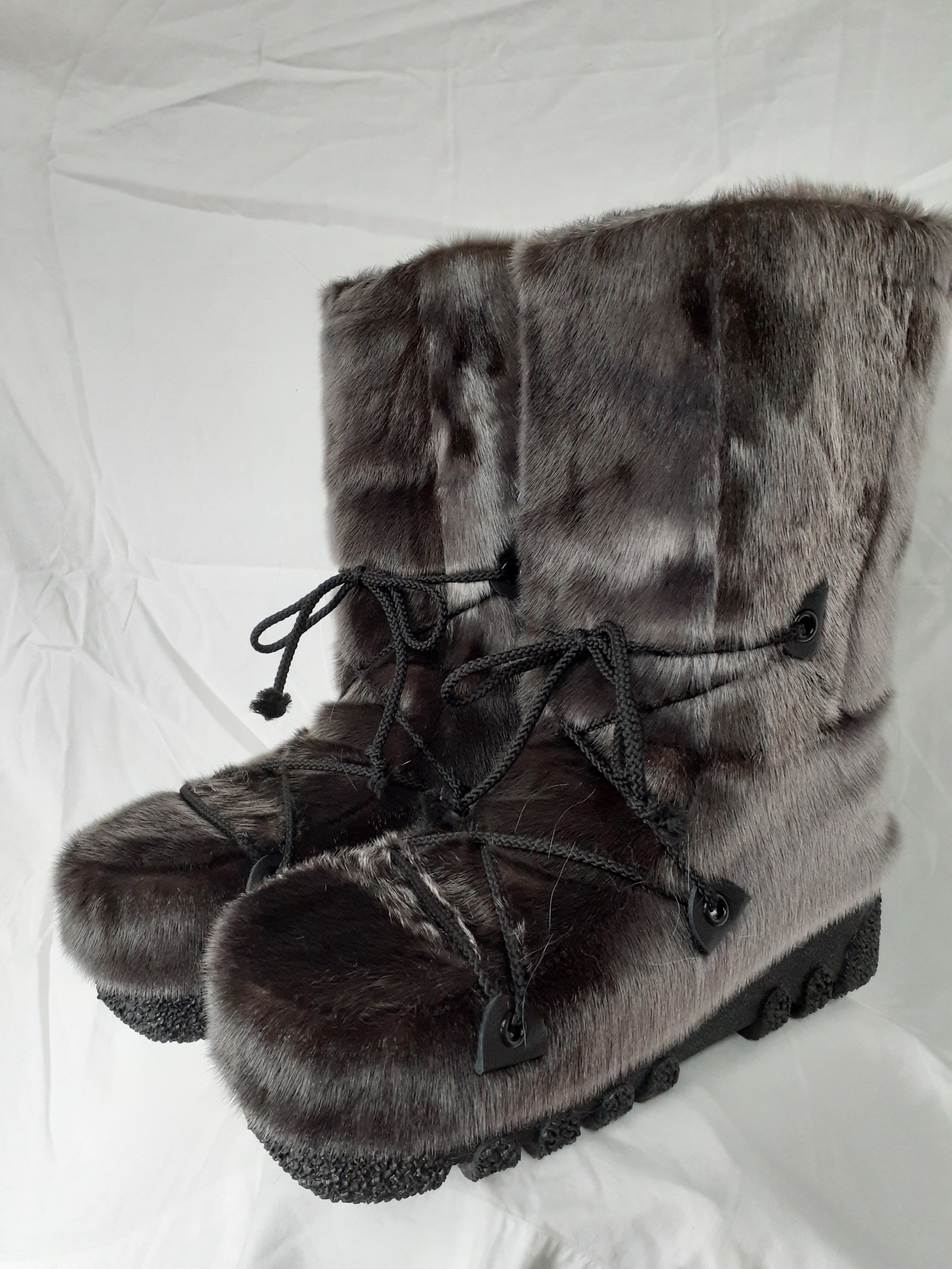 Nakiuk bottes discount